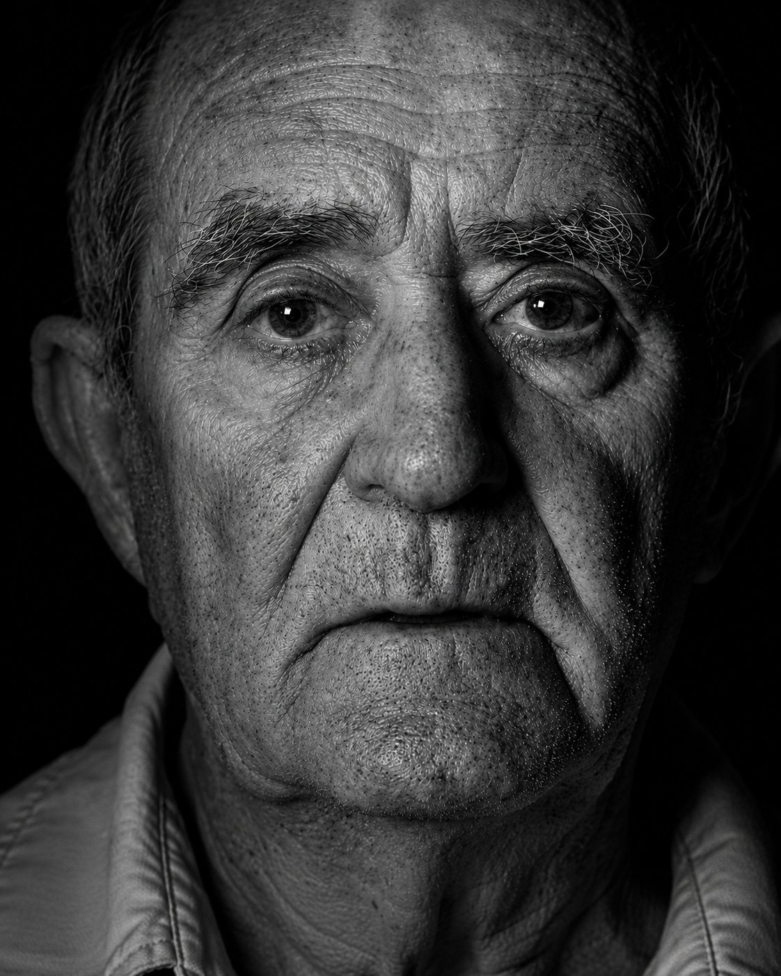 Retrato en blanco y negro de Paco, primer plano